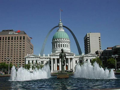 Old Courthouse from Kiener Plaza